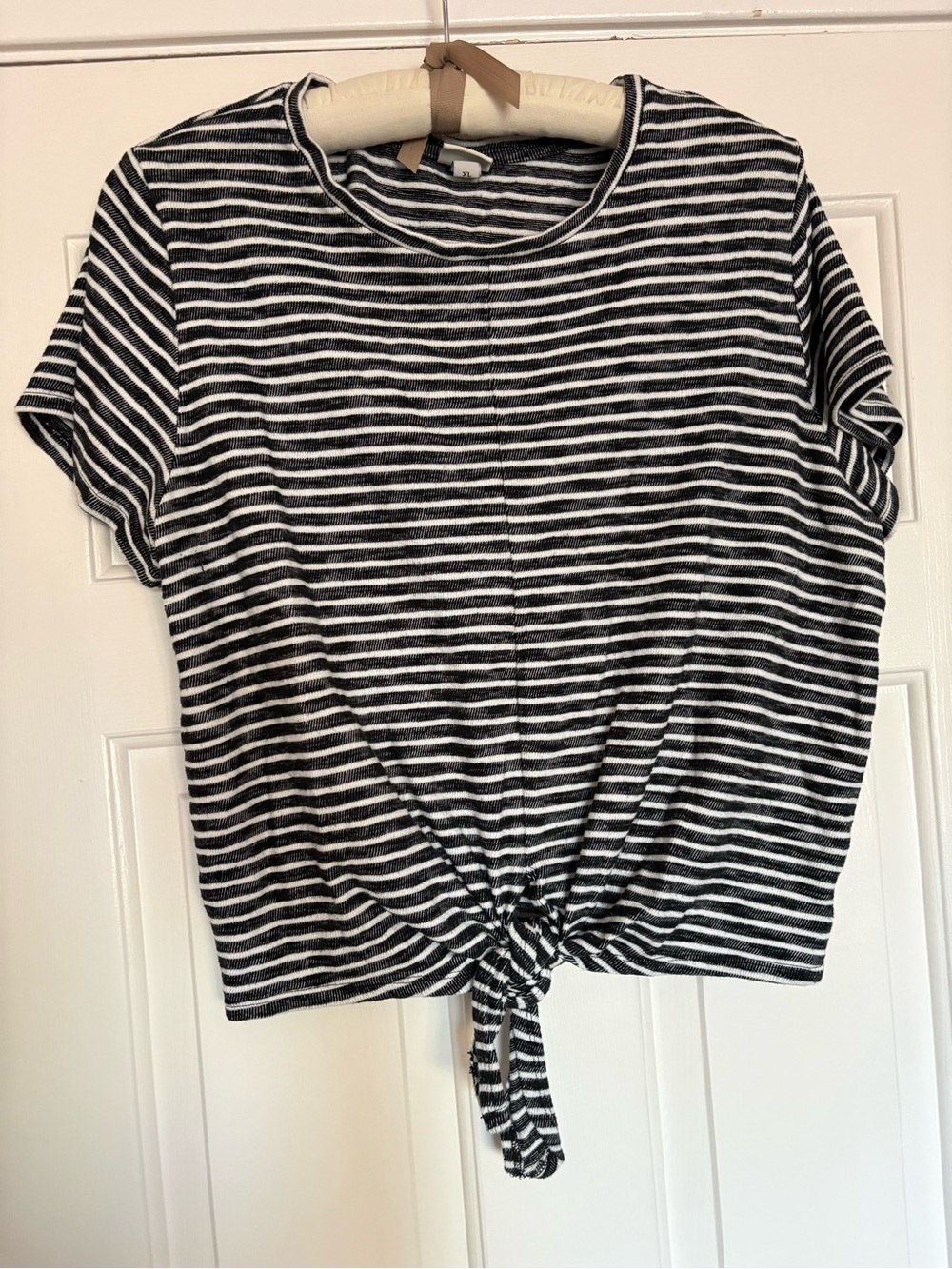Striped Tie-Front Short Sleeve Top - Black & White